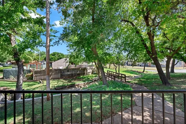 330 Woodcreek RD, Edmond, OK 73034