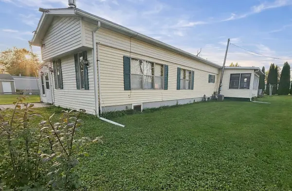 W5070 WOODLAND RD, Shawano, WI 54166
