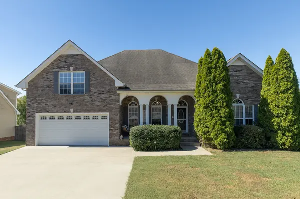 126 W Observatory Dr, Clarksville, TN 37040