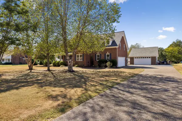 1922 Victorian Rd, Columbia, TN 38401