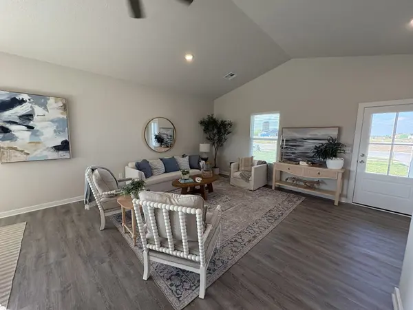 9233 Melissa Ave, Bel Aire, KS 67226