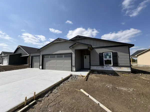 5805 Plumthicket St, Bel Aire, KS 67226