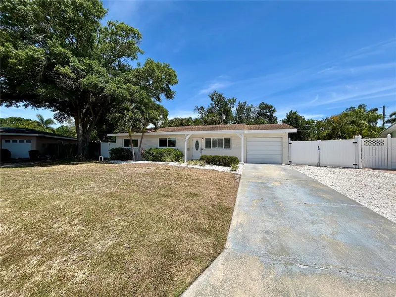 295 59TH AVE NE, St Petersburg, FL 33703