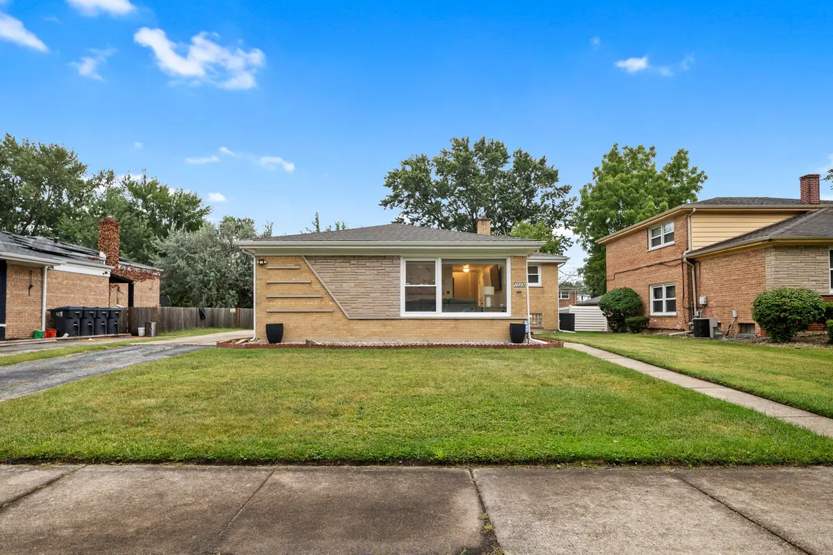 1029 Riverview DR, South Holland, IL 60473