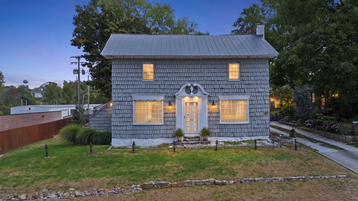 602 N 3rd ST, Ozark, MO 65721