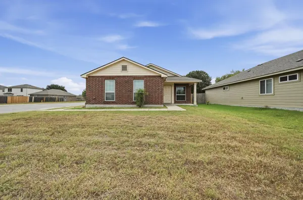 1600 Wedgewood TRL, Lockhart, TX 78644