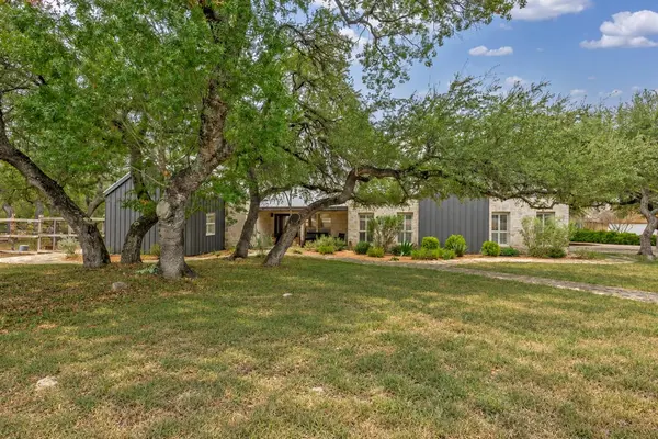 188 Broken Lance DR, Dripping Springs, TX 78620