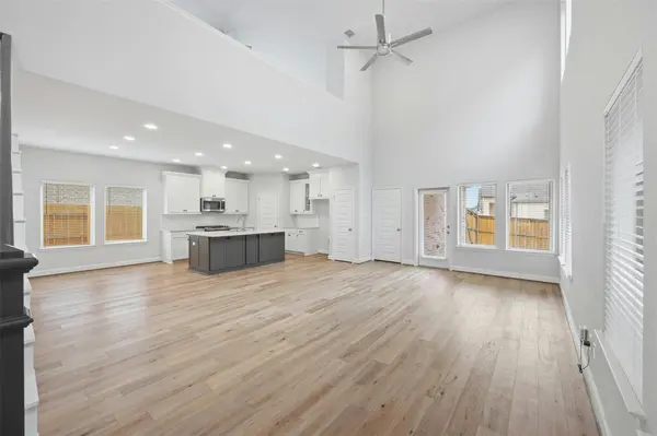 924 Azul Lagoon DR, Leander, TX 78641