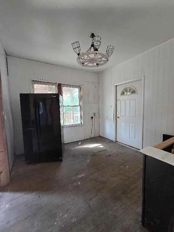 26669 New Lawrence DR, Lansing, KS 66048