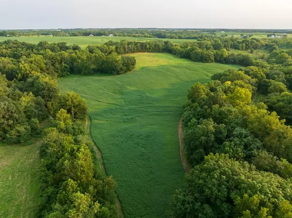 000 Ewing DR, Pilot Grove, MO 65276