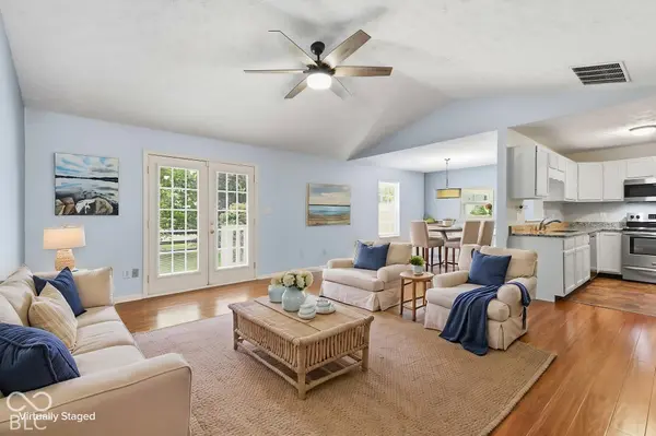 6276 Briargate DR, Zionsville, IN 46077