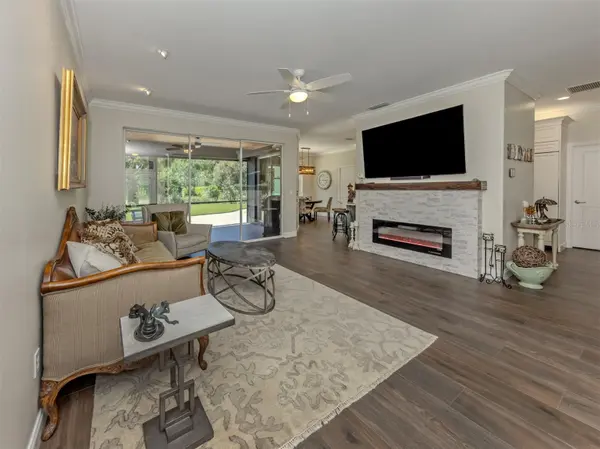 143 WAYFOREST DR, Venice, FL 34292