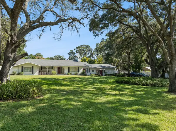 1505 E CROOKED LAKE DR, Eustis, FL 32726