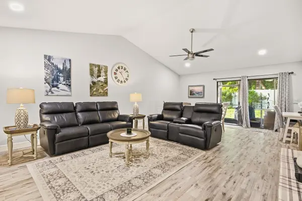 2712 BENTLEY DR, Palm Harbor, FL 34684