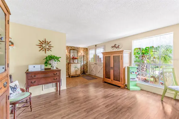 1202 ROYAL OAK DR, Dunedin, FL 34698