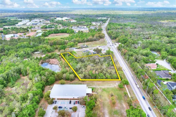 5708 LITHIA PINECREST RD, Lithia, FL 33547