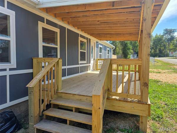 907 Marlowe ST, Fredericktown, MO 63645