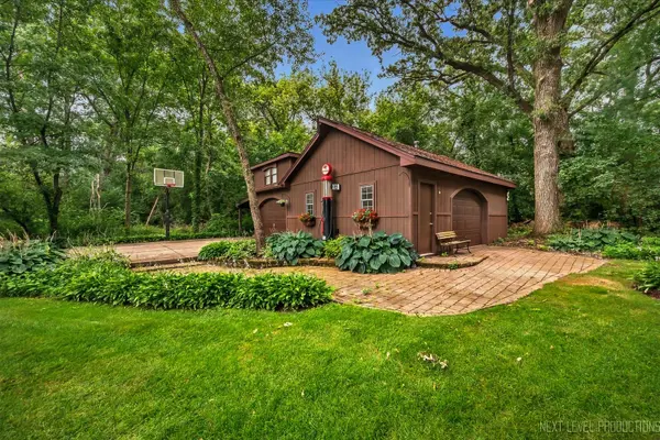 40W815 S Bridle Creek DR, St. Charles, IL 60175