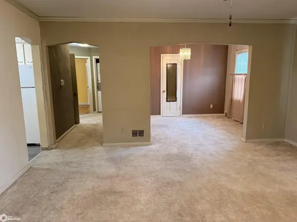 1351 Quint AVE, Carroll, IA 51401