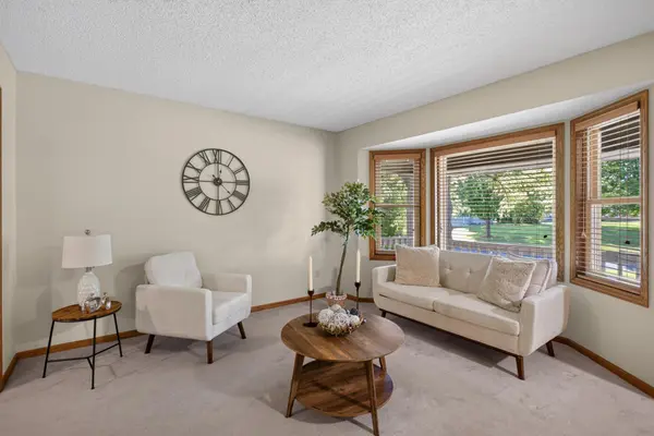 4720 Orchid LN N, Plymouth, MN 55446