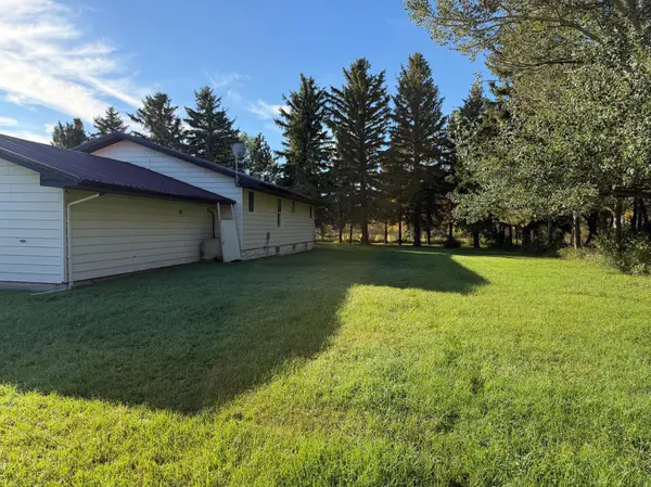 39001 590th ST NW, Kenmare, ND 58746