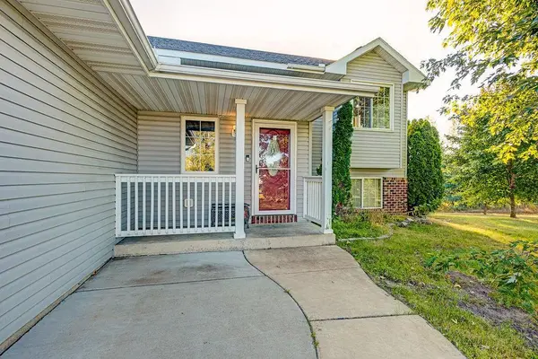 40737 Fahrion RD, North Branch, MN 55056