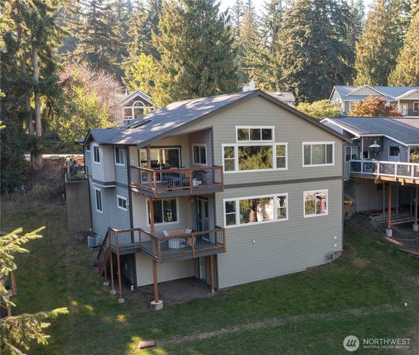 6 Bogey LN, Bellingham, WA 98229