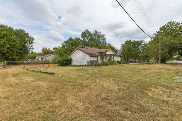 4000 Lawn DR, Del City, OK 73115