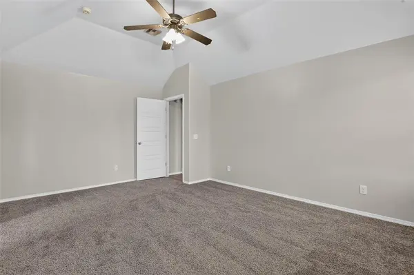 11108 SW 32nd ST, Yukon, OK 73099