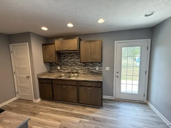 710 SW Atlantic St, Tullahoma, TN 37388