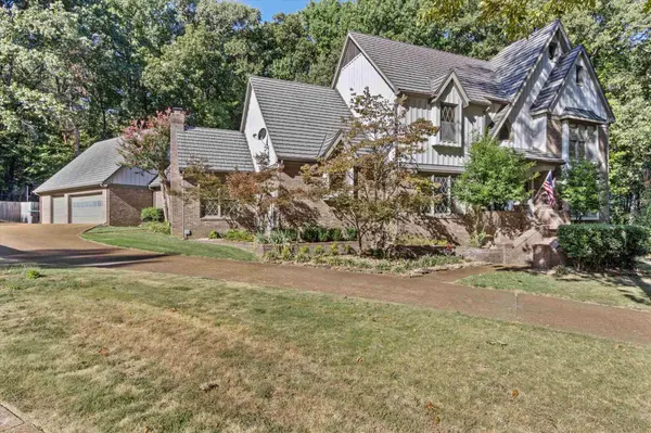 7813 WOODLARK CV, Cordova, TN 38016