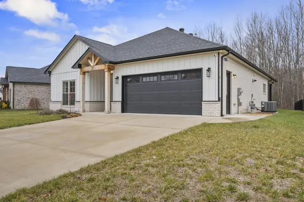 817 Brown Swiss Ct, Clarksville, TN 37043