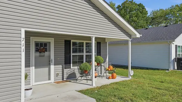 711 E Lincoln St, Tullahoma, TN 37388