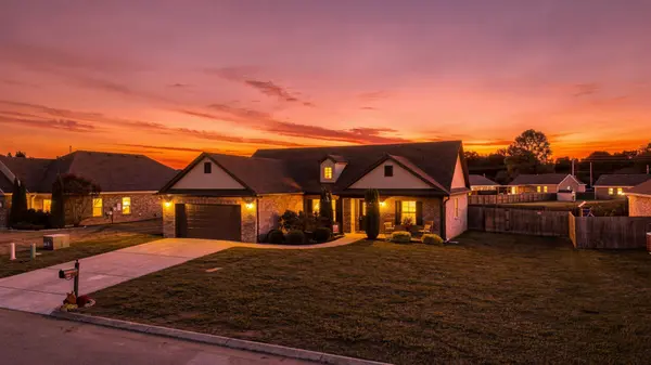 164 Spring Breeze Dr, Tullahoma, TN 37388