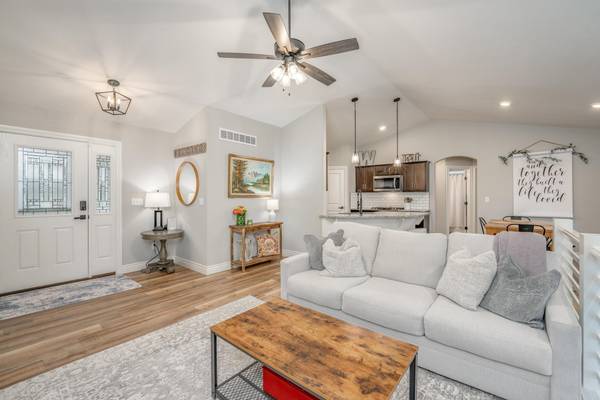 2311 S Chateau St, Wichita, KS 67207