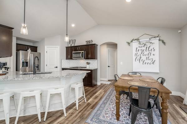 2311 S Chateau St, Wichita, KS 67207