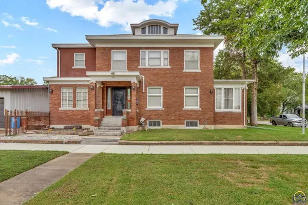 501 SW Western AVE, Topeka, KS 66606