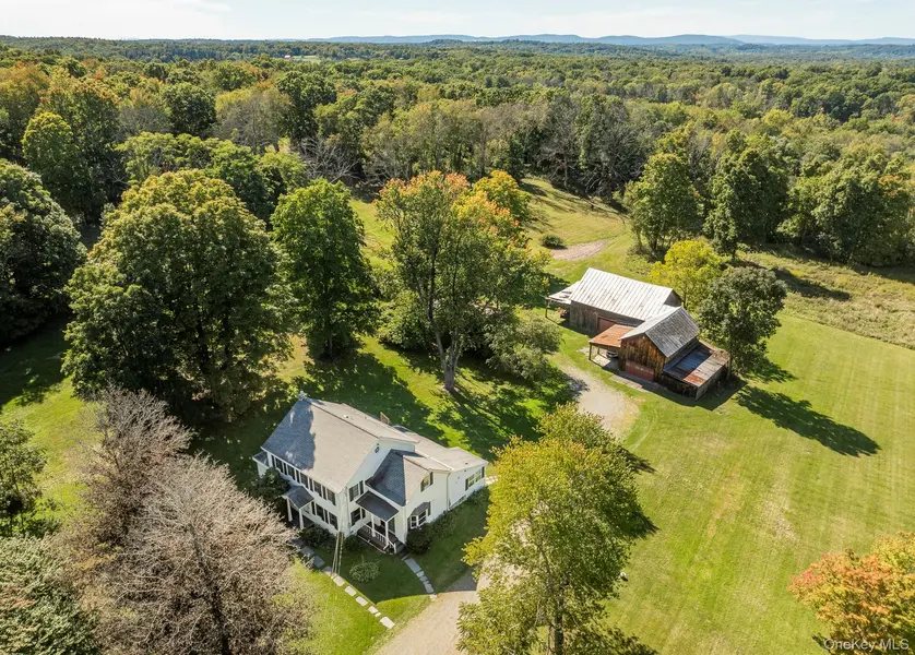 201 Masten RD, Pleasant Valley, NY 12569