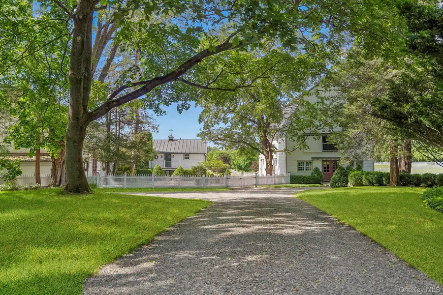 47 White Bridge Rd, Chatham, NY 12136