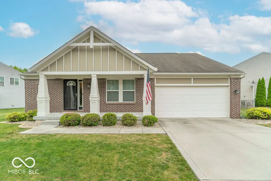 2448 Sandi DR, Avon, IN 46123