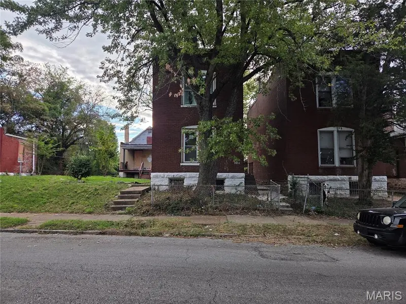 4452 S Compton AVE, St Louis, MO 63111
