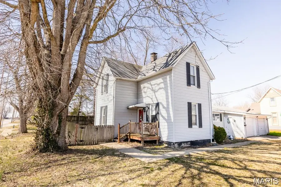 415 S OAK ST, O'fallon, IL 62269