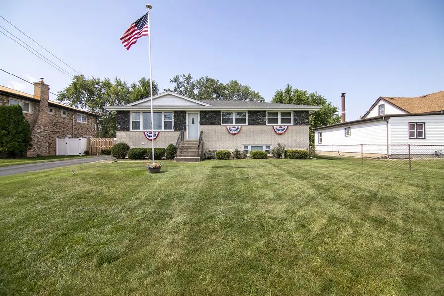 7416 S Octavia AVE, Bridgeview, IL 60455