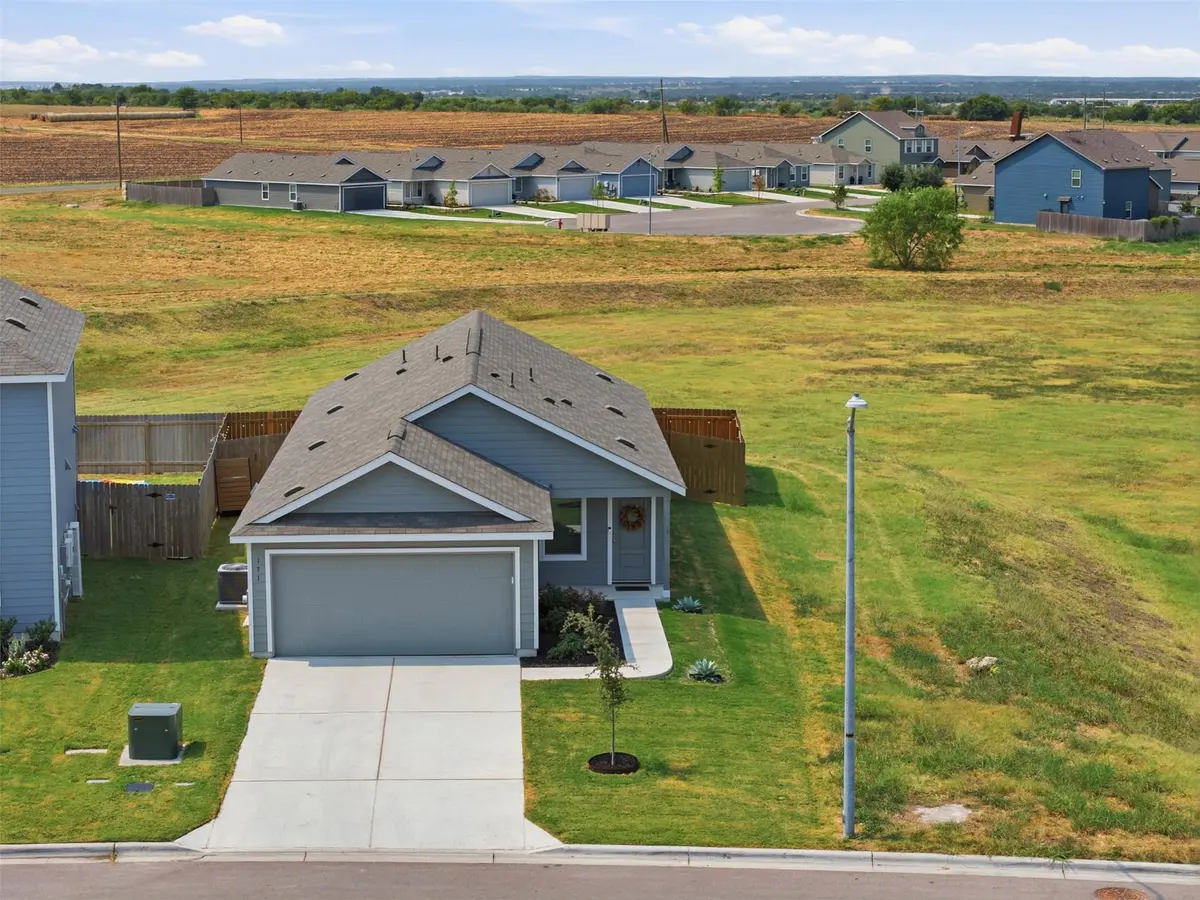 171 Cattle Queen RD, Jarrell, TX 76537