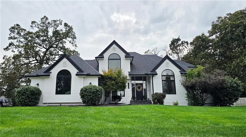 1226 Pembrooke DR, Warrensburg, MO 64093