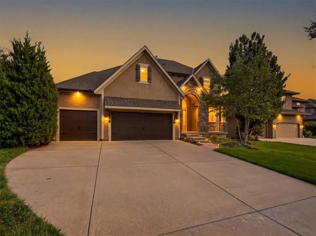 10841 S Hastings ST, Olathe, KS 66061