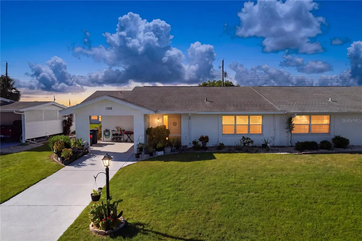 1520 BELLE GLADE AVE, Sun City Center, FL 33573