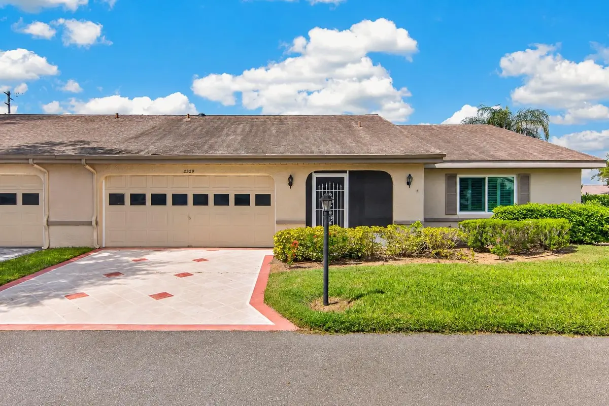 2329 LANCASTER DR, Sun City Center, FL 33573