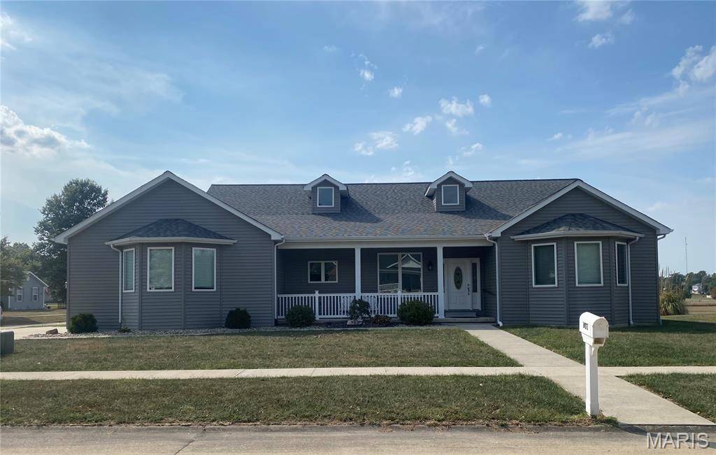 801 Pecan ST, Greenville, IL 62246