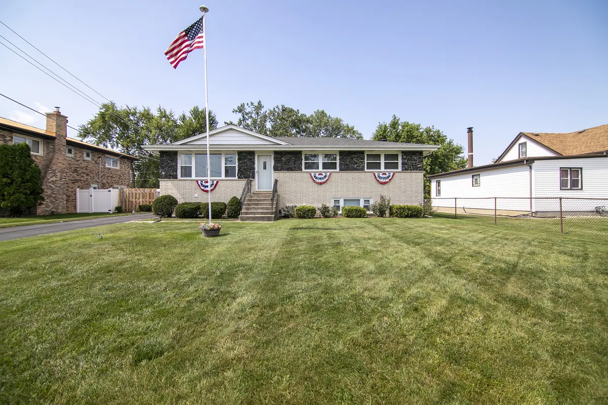 7416 S Octavia AVE, Bridgeview, IL 60455